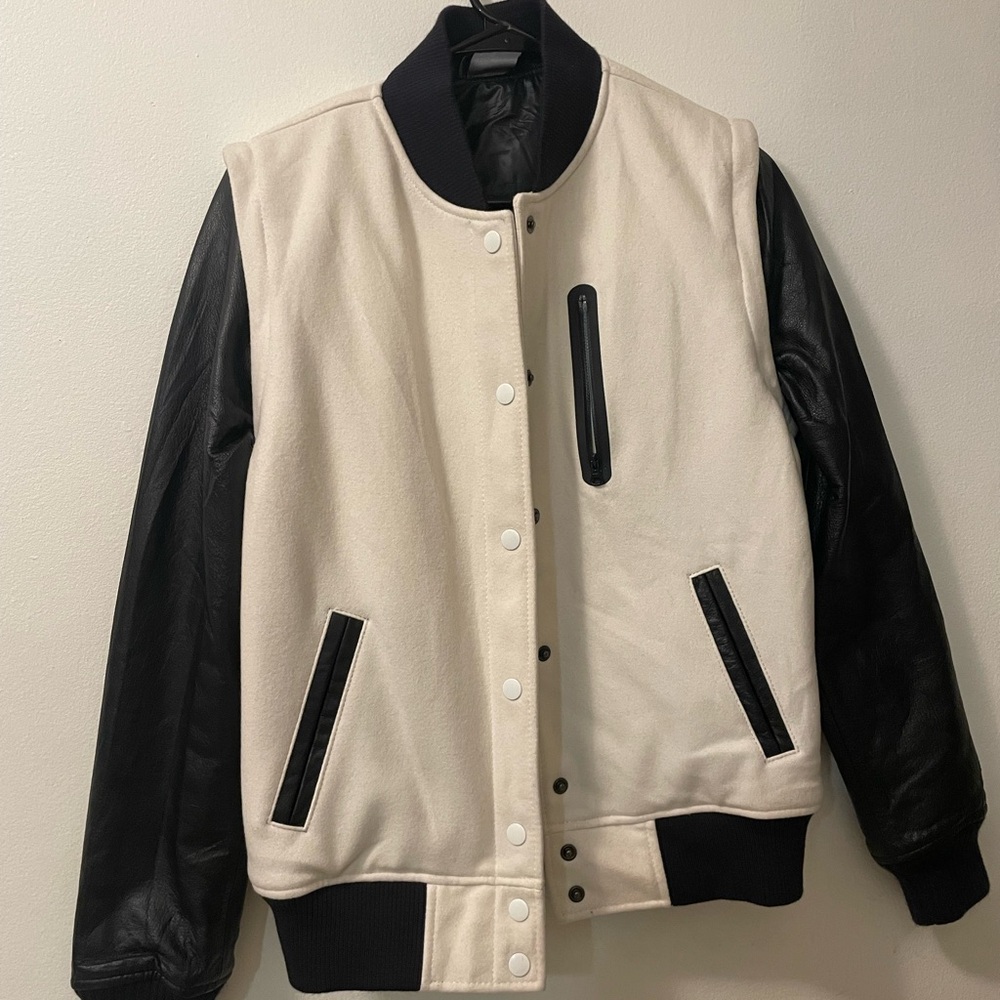 NIKE Bomber wool and leather jacket with removable sleeves.